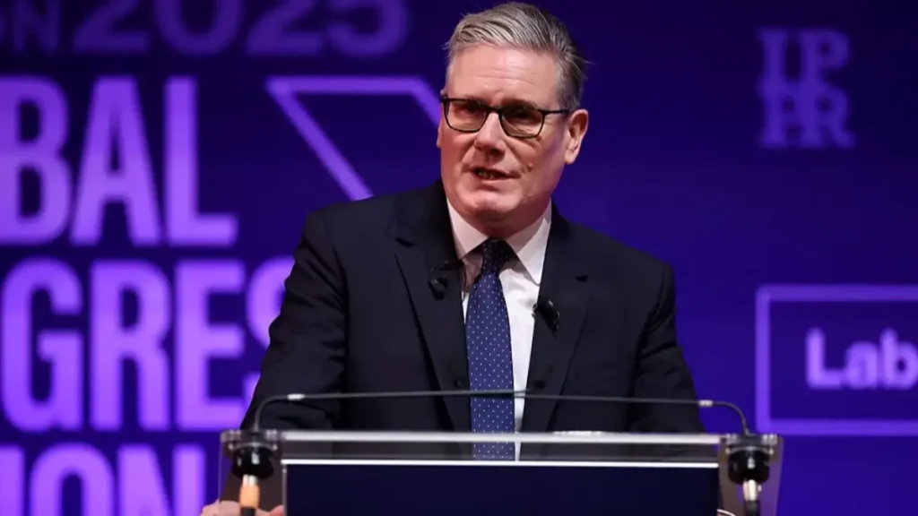 Crecen las críticas al plan “BritCard” de Keir Starmer entre partidos, expertos y ciudadanos confrontando la propuesta de identidad digital.